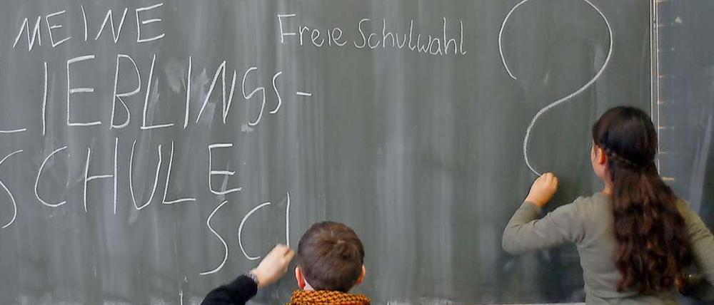 Auf der Suche nach der Lieblingsschule sind jetzt wieder Eltern und Kinder, bei denen die Entscheidung ansteht, wie es nach der Grundschule weitergehen soll.