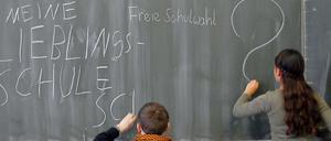 Der Platzmangel erschwert in Berlin noch die Suche nach einer guten Schule.