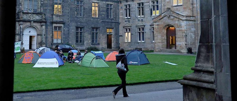 Campen gegen Gebühren. Studenten protestieren mit einem Sleep-in an der St. Andrews University in Schottland.