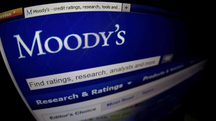 Die Ratingagentur Moody's stuft die Bonität mehrerer Euro-Länder herab.
