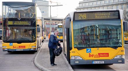 Die meisten Busse und Bahnen werden am Samstag auf den BVG-Höfen stehen bleiben.