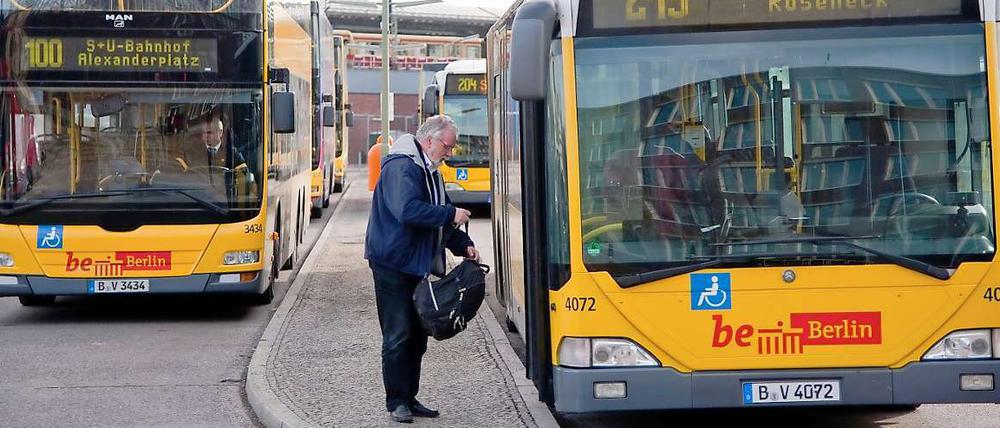 Die meisten Busse und Bahnen werden am Samstag auf den BVG-Höfen stehen bleiben.
