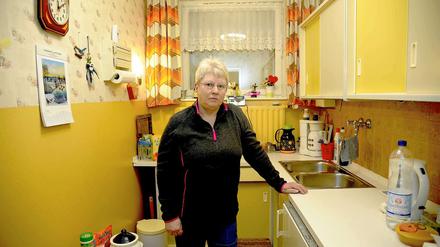 Direkt vor ihren Fenstern in Küche und Bad wurde ein Neubau errichtet. 
