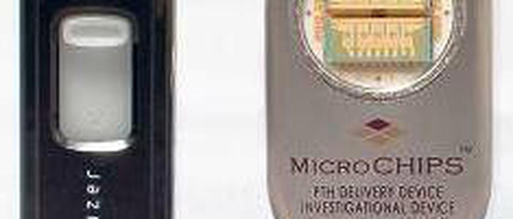 Arzneispender. Der Chip ist etwa so groß wie ein USB-Stick.