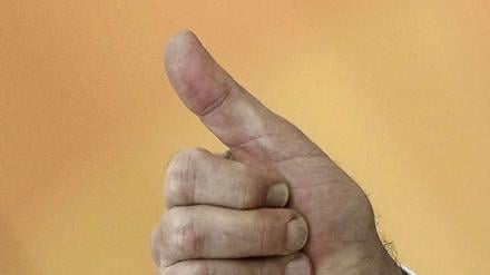 Daumen hoch für gutes Geld: Immer öfter werden Kundenempfehlungen im Netz von Social-Media-Agenturen manipuliert.