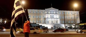 Griechenland muss eine Reihe Sparmaßnahmen umsetzen, bevor es weitere Hilfen von den EU-Partnern bekommt.