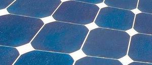 Keine krummen Dinger. Bei Solon, hier Module der Firma in Berlin-Adlershof, hofft man auf den arabischen Investor Microsol. Doch welche Absichten hat er wirklich?Foto: p-a/dpa