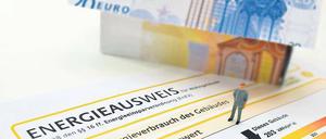 Je nach Bedarf. Der Energieausweis einer Immobilie gibt Auskunft über die Höhe der Energiekosten – künftige Mieter oder Käufer sollte daher den Eigentümer danach fragen. Foto: dpa