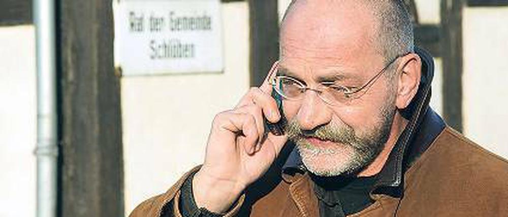 Hans-Peter Perschke, Bürgermeister der Gemeinde Schlöben (Saale-Holzland-Kreis), hat die Energiewende selbst in die Hand genommen. Foto: dpa