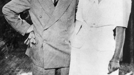 Adolf Hitler mit Eva Braun.