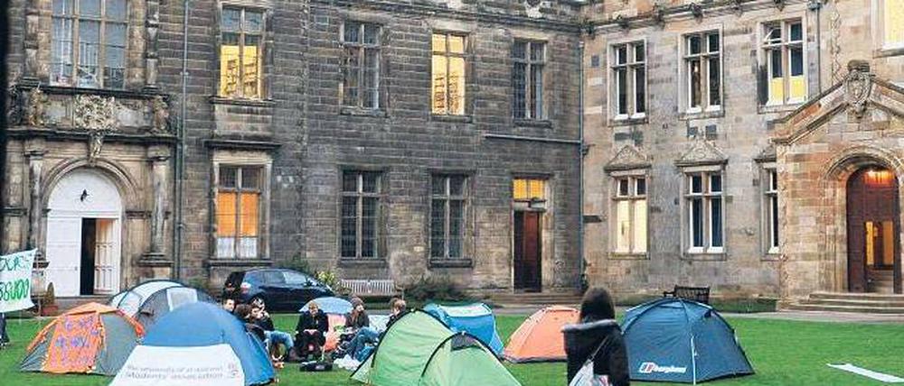 Campen gegen Gebühren. Studenten protestieren mit einem Sleep-in an der St. Andrews University in Schottland.