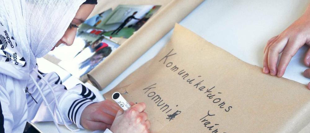 Um die Rechtschreibung geht es dann ein anderes Mal. Die dreizehnjährige Ayah hat sich beim Kommunikationstraining Gedanken über ihre Zukunft gemacht. 