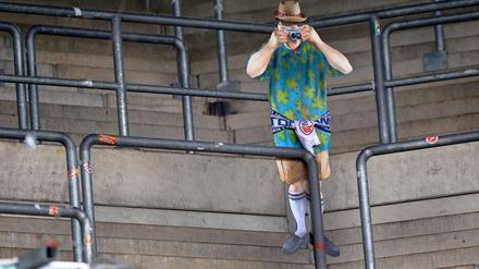 Gegen Dynamo Dresden blieb das Stadion der Rostocker in dieser Saison sogar komplett fanfrei. Nach den Ausschreitungen gegen St. Pauli hatte der DFB Hansa mit einem Geisterspiel bestraft.