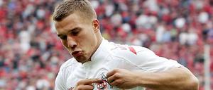 Sein Hez schlägt für den 1. FC Köln. Das hindert Lukas Podolski aber wohl nicht daran, den Klub im Sommer Richtung England zu verlassen.
