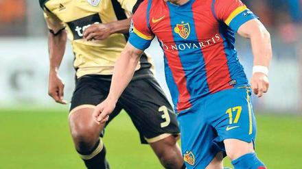 Spektakel am Ball. Shaqiri (r.) verspricht der Bundesliga neue Tricks. Foto: dpa