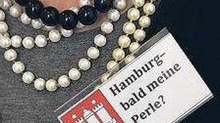 Schmuck. Mit diesem Sticker signalisieren Berliner Lehrerinnen ihre Abwanderungsbereitschaft. 