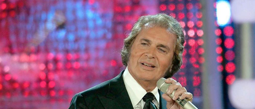 Der 76-jährige Sänger Engelbert Humperdinck wird Großbritannien beim Eurovision Song Contest 2012 in Baku vertreten.