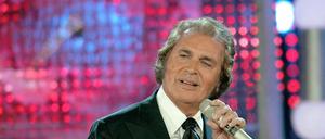 Der 76-jährige Sänger Engelbert Humperdinck wird Großbritannien beim Eurovision Song Contest 2012 in Baku vertreten.