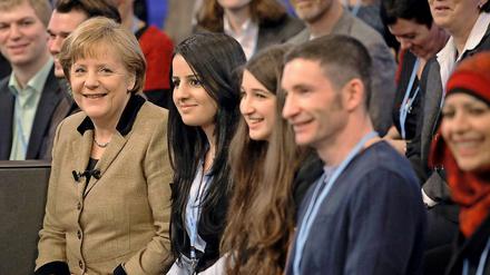 100 Bürger diskutierten im Kaisersaal in Erfurt mit der Kanzlerin über die Frage "Wie wollen wir zusammenleben?"