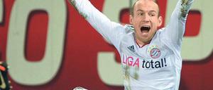 Ich will Elfmeter. Der bei Bayern eingewechselte Arjen Robben ist frustiert. Foto: dpa