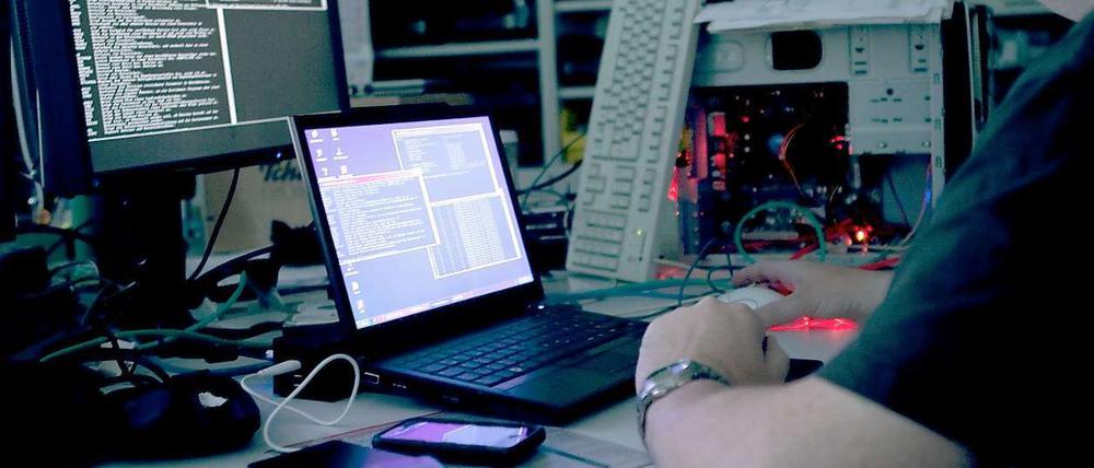 Hat ein Hacker namens "Sabu" seine Anonymous-Freunde an das FBI ausgeliefert?