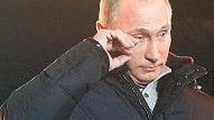 Feuchte Augen hatte Wladimir Putin bei der Siegesfeier – das lag nur am Wind, behauptete er später. Foto: Reuters