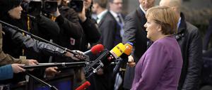 Die Bundeskanzlerin stellt sich auf dem Frühjahrs-Gipfel der EU-Staaten den Fragen der Presse.