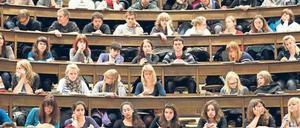 Für die Studenten ist vor allem das Ergebnis wichtig, weniger das bildungspolitische Gerangel hinter den Kulissen.