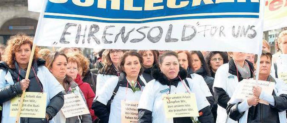 Protest. Seit Tagen demonstrieren Schlecker-Mitarbeiterinnen deutschlandweit für den Erhalt ihrer Arbeitsplätze. Foto: dapd