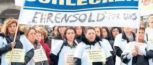 Protest. Seit Tagen demonstrieren Schlecker-Mitarbeiterinnen deutschlandweit für den Erhalt ihrer Arbeitsplätze. Foto: dapd