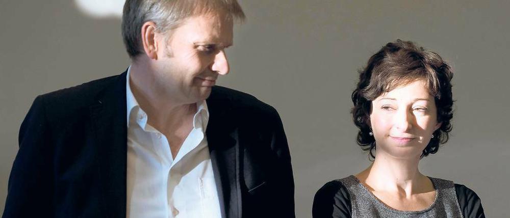 Abschied aus der Doppelspitze. Nach dem Scheitern der rot-grünen Koalitionsverhandlungen unterlag Fraktionschef Volker Ratzmann im parteiinternen Machtkampf und trat zurück – und kehrte der Landespolitik am Ende ganz den Rücken. Jetzt führt Ramona Pop die Fraktion vorerst allein. Foto: dpa/Kahnert