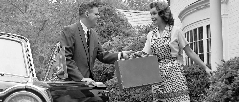 Wie im Bilderbuch? "Vater fährt Auto, Mutti kauft ein." So stand es in den Fibeln der sechziger Jahre.