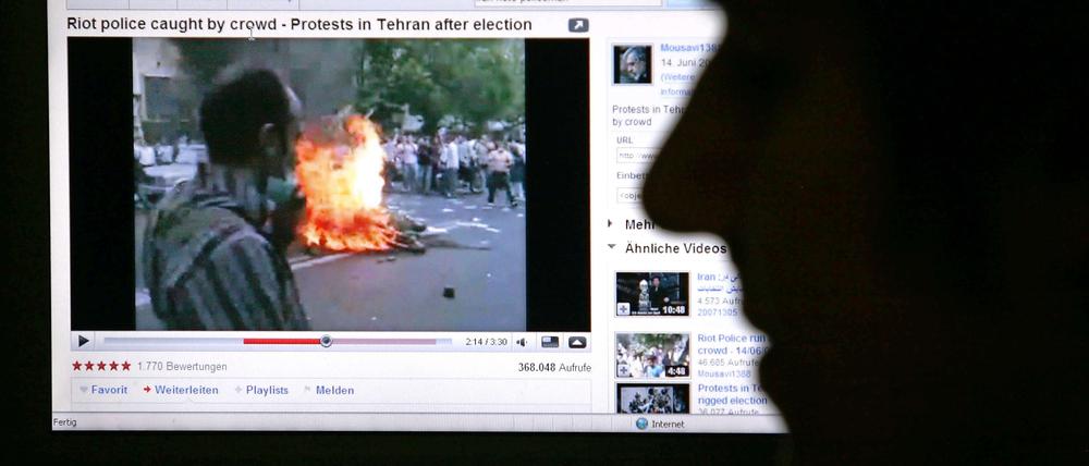 Reporter ohne Grenzen kritisieren Zensur im Internet. Sogar demokratische Staaten wie Australien oder Frankreich stehen "unter Beobachtung".