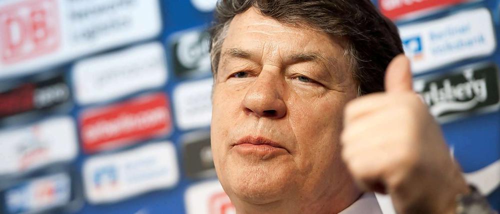 Otto Rehhagel auf der Pressekonferenz am Donnerstag. Der Erkenntnisgewinn hielt sich dabei in überschaubaren Grenzen.