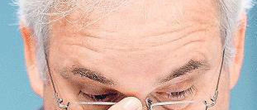 Das war nicht einfach, sagt Eon-Chef Tyssen über das Fukushima-Jahr 2011. Wegen Sonderabschreibungen auf AKW gab es einen Milliardenverlust. Foto: dpa