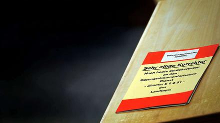 "Sehr eilige Korrektur" - treffender könnte man es kaum nennen, was da in Nordrhein-Westfalen geschieht. Die Koalition ist gescheitert. Es soll Neuwahlen geben.