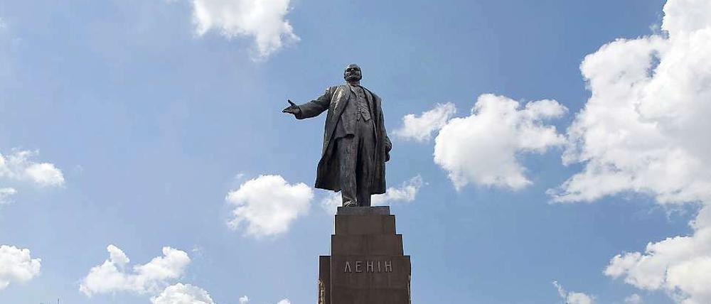 Die Lenin-Statue prägt in die Innenstadt von Charkow, auf Werbevideos für die Europameisterschaft 2012 soll sie aber lieber nicht auftauchen.