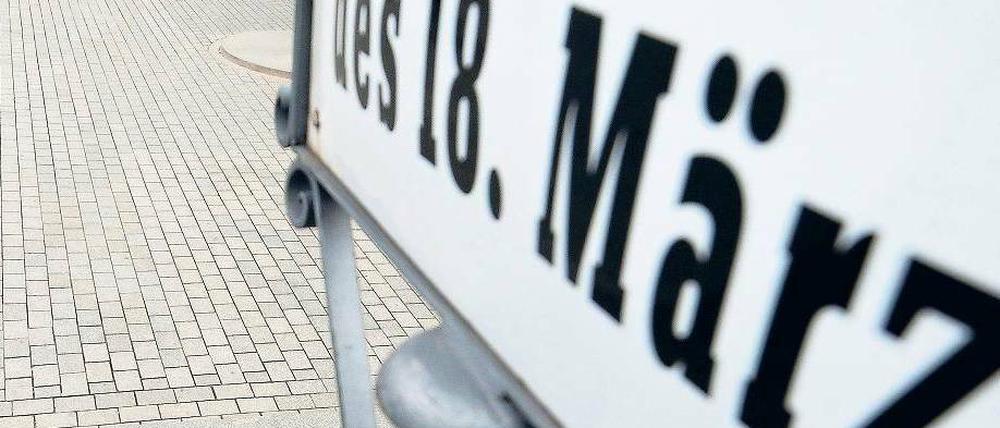 Freiheit, Gleichheit, Brüderlichkeit. Am morgigen Sonntag um 15 Uhr findet hier eine Gedenkfeier statt, um 17 Uhr geht es auf dem Friedhof der Märzgefallenen weiter. Foto: Timur Emek/dapd