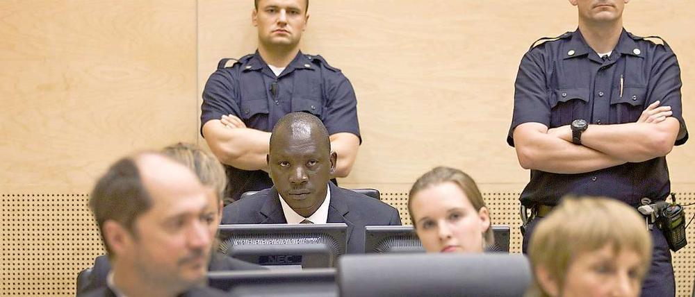 Er besteht seit zehn Jahren und hat die Kinderkrankheiten hinter sich: Am Mittwoch fällt der Internationale Strafgerichtshof in Den Haag sein erstes Urteil über den Kongolesen Thomas Lubanga Dyilo, der Kindersoldaten rekrutiert haben soll.
