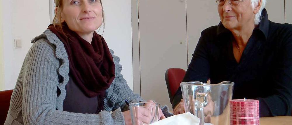 Projektleiterin Petra Rossmanith, Projektleiterin bei der Beschwerde- und Informationsstelle Psychiatrie berät Menschen, die Hilfe mit Ämtern oder Ärzten brauchen. Wie Beate Platow.