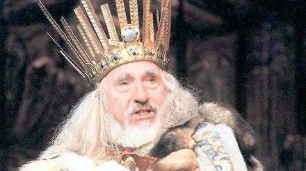 Dienstleister seiner Untertanen. Der britische Schauspieler Sir Nigel Hawthorne als King Lear.