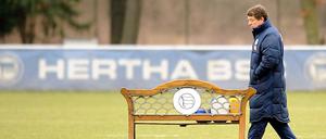 Otto Rehhagel macht die Trainerbank bei Hertha BSC am Saisonende frei. Gesucht wird ein Nachfolger - egal für welche Liga.