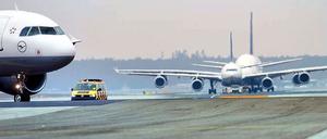 1500 Flüge fielen in Frankfurt aus, weil ein paar hundert Lotsen streikten.