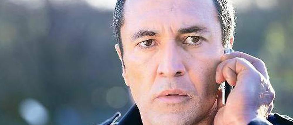 Als „Fernsehabitur“ bezeichnet Mehmet Kurtulus seine Arbeit beim „Tatort“. Zum letzten Mal ist er als Ermittler Cenk Batu am 6. Mai im Ersten zu sehen. Foto: NDR