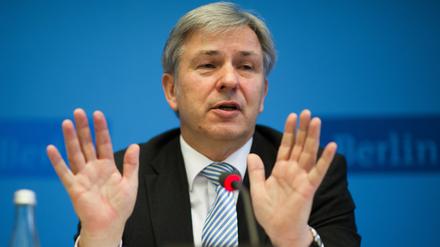 Klare Grenzen gefordert: Zwei Privatflüge und und eine Finca-Einladung für Klaus Wowereit haben die die aktuelle Debatte ausgelöst.