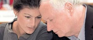 Genossenschaft. Der Linkspartei-Politiker Oskar Lafontaine (68) mit seiner 26 Jahre jüngeren Freundin Sahra Wagenknecht. 