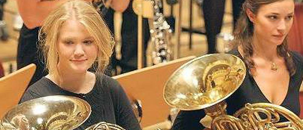 Blech im Griff. Hornistinnen des Orkester Norden bei Young Euro Classic, 2011 im Konzerthaus.