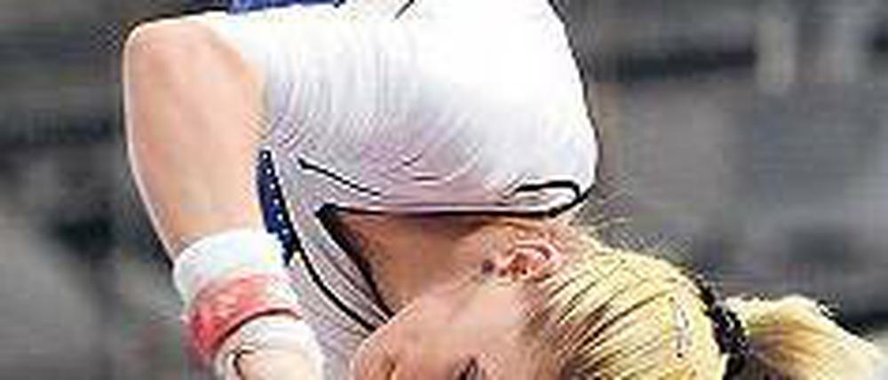 Gut gegriffen. Elisabeth Seitz siegte in Cottbus am Stufenbarren. Foto: dpa