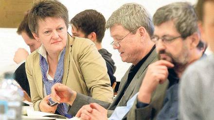Nachdenklich. Bei der Abstimmung zeigte sich Künast selbstkritisch. Sie habe Fehler gemacht, sagte sie. Und will es trotzdem nochmal wissen.