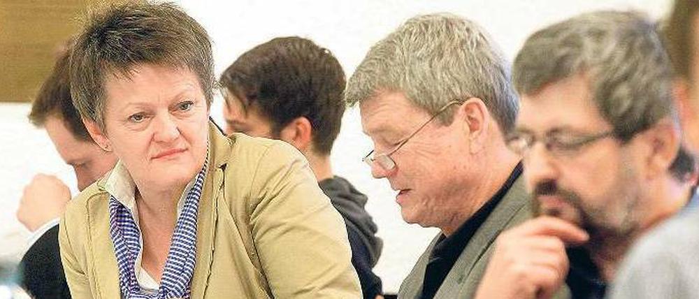 Nachdenklich. Bei der Abstimmung zeigte sich Künast selbstkritisch. Sie habe Fehler gemacht, sagte sie. Und will es trotzdem nochmal wissen.